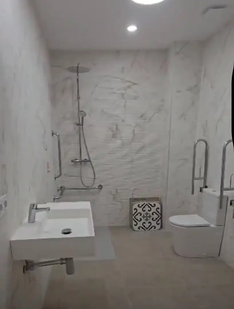 Baño de Estudio en venta en Valencia con Aire acondicionado