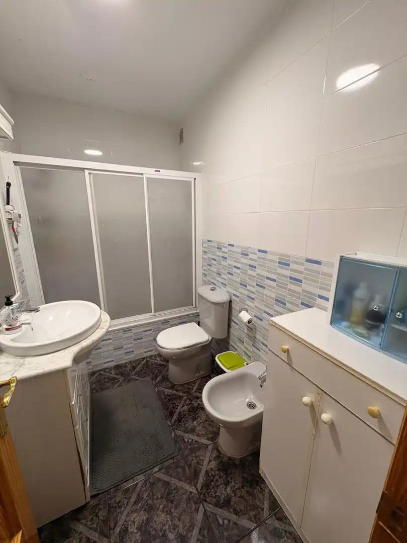 Baño de Casa adosada en venta en Manzanares con Aire acondicionado, Jardín privado y Terraza