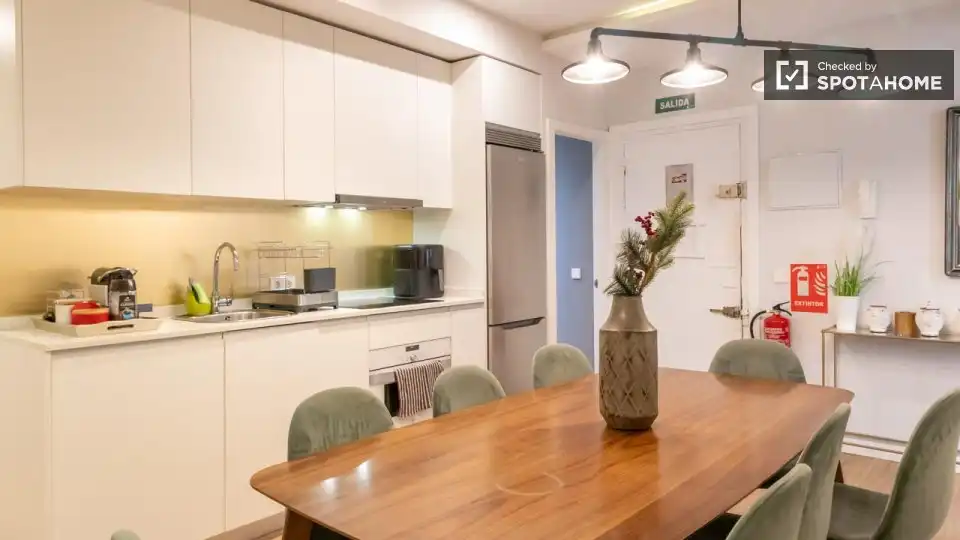 Appartamento con terrazza in affitto a Centro, imagen 16
