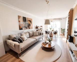 Sala d'estar de Pis en venda en Burgos Capital amb Calefacció, Parquet i Traster