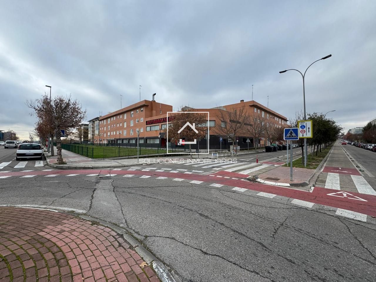 Local de alquiler en Velázquez, Rivas Futura