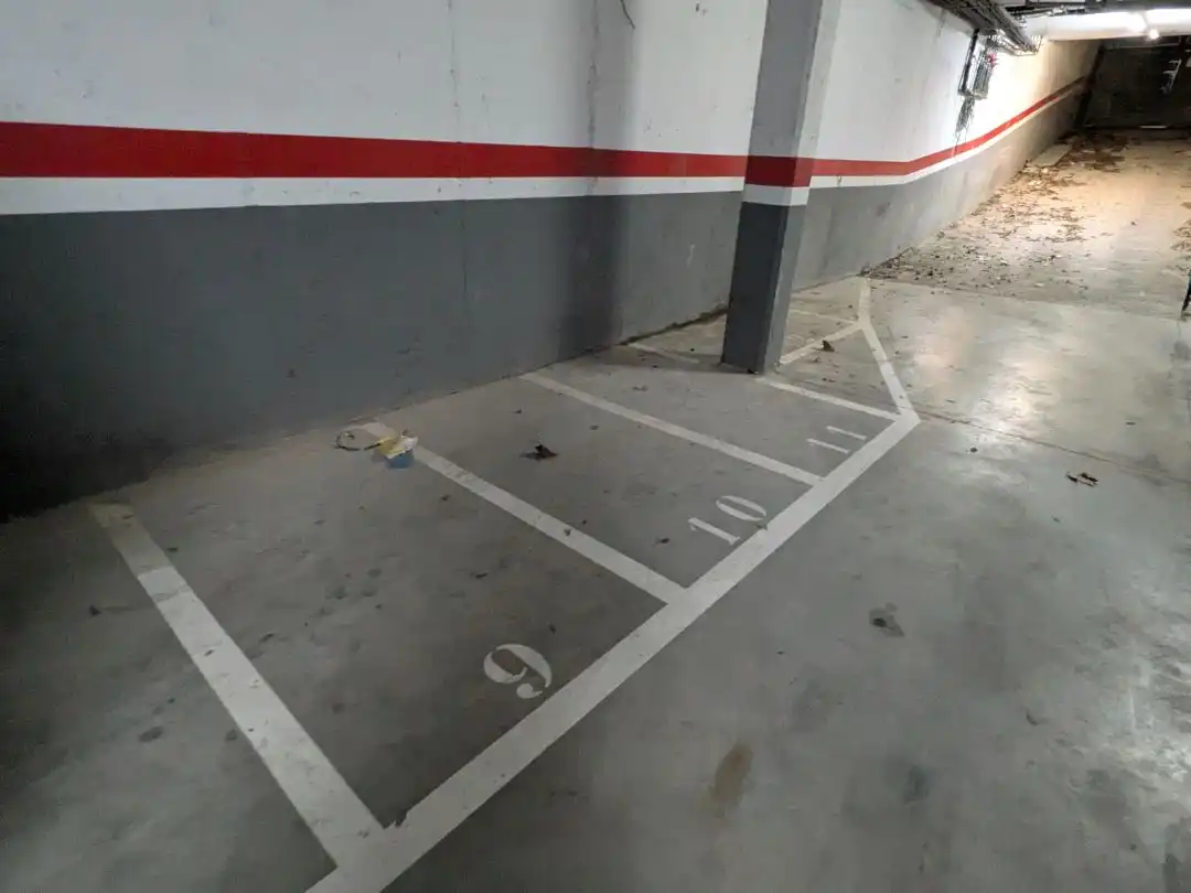 Motorradstellplatz zur Miete in Salvador Seguí 22
