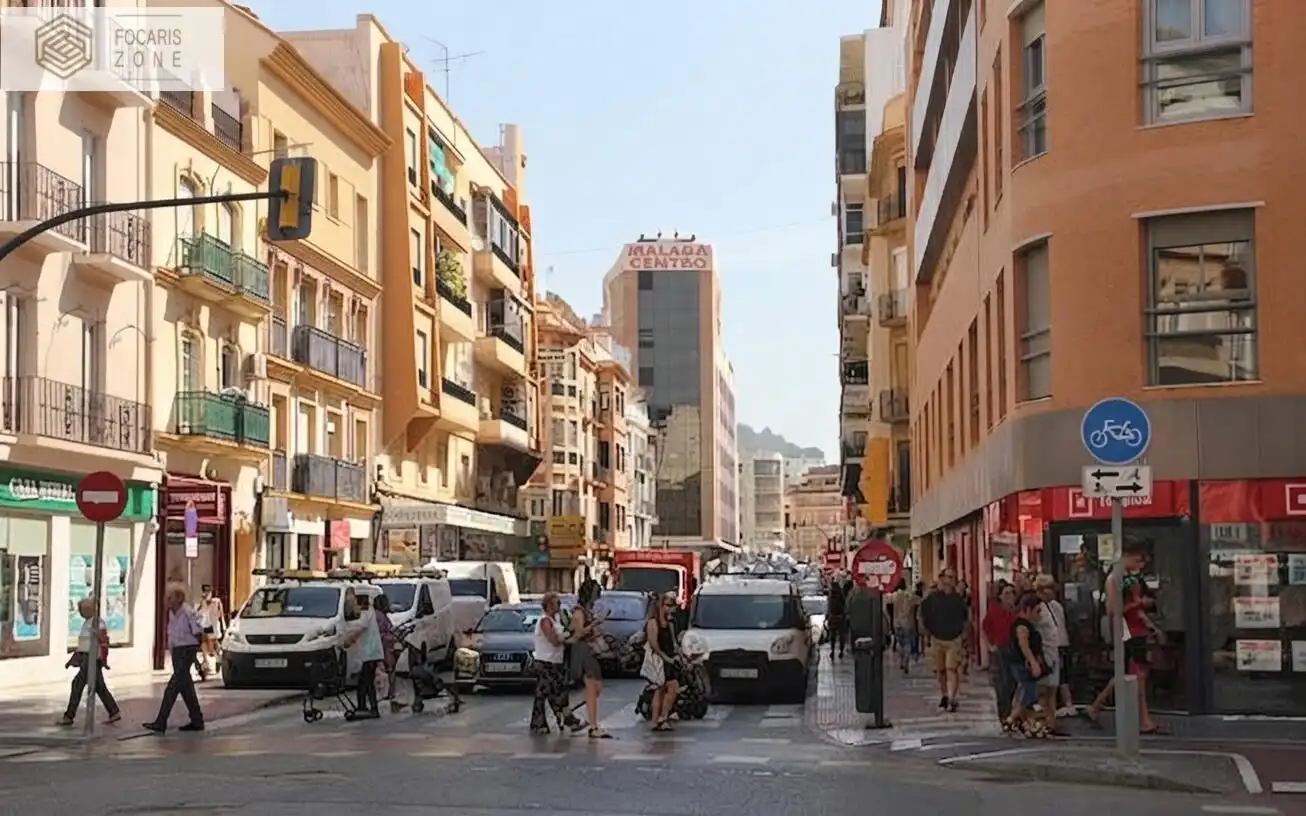 Vista exterior de Local de lloguer en Málaga amb Aire condicionat