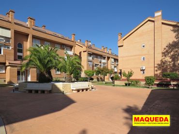 Duplex con balcone in vendita a Calle Juan Ramón Jiménez 4