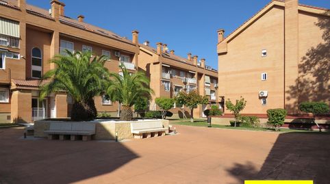 Ático dúplex con piscina, garaje y trastero en Prado Santo Domingo