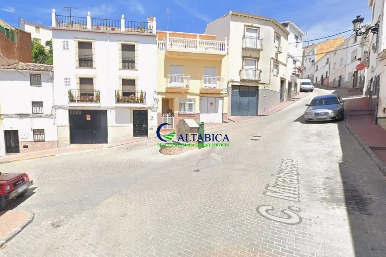 Vista exterior de Casa o chalet en venta en Huelma