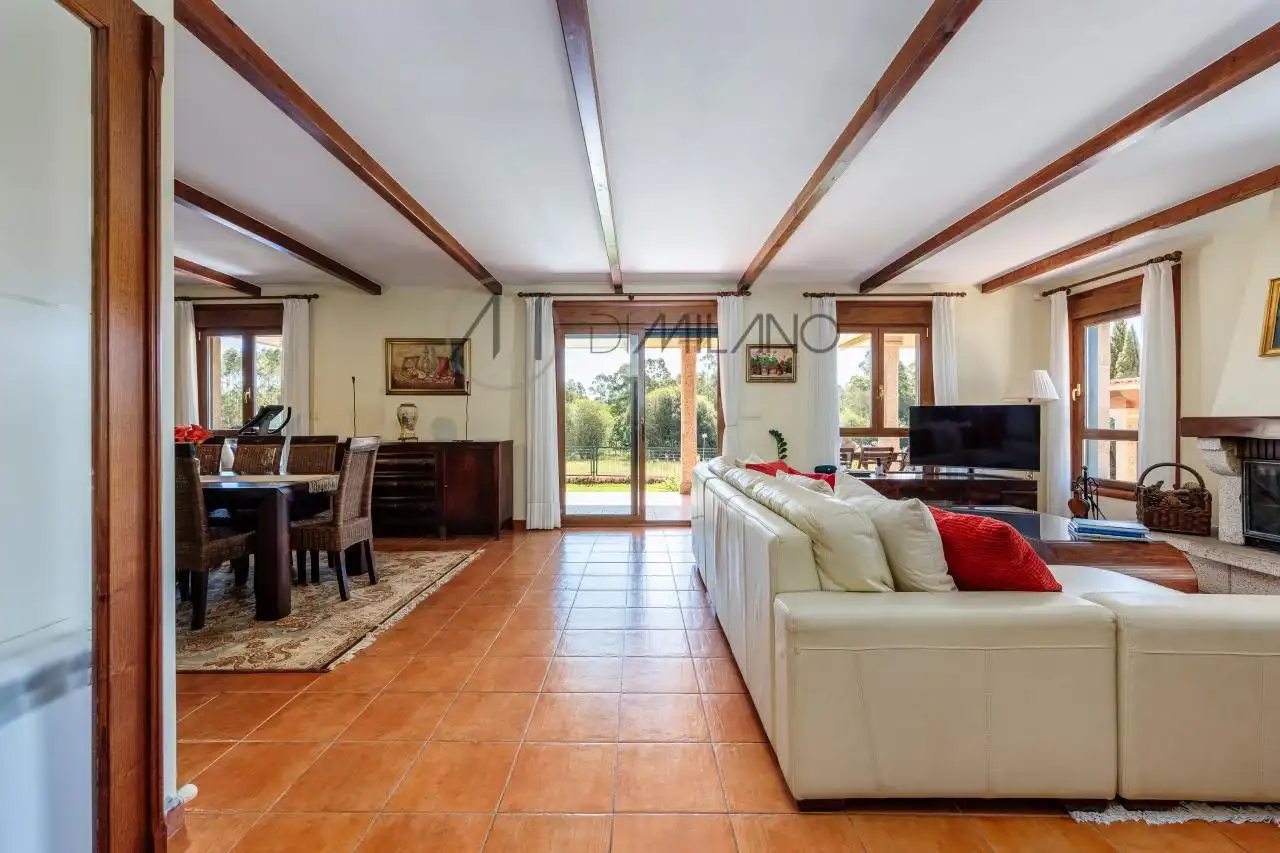 Sala d'estar de Casa o xalet en venda en Tomiño amb Calefacció, Jardí privat i Terrassa