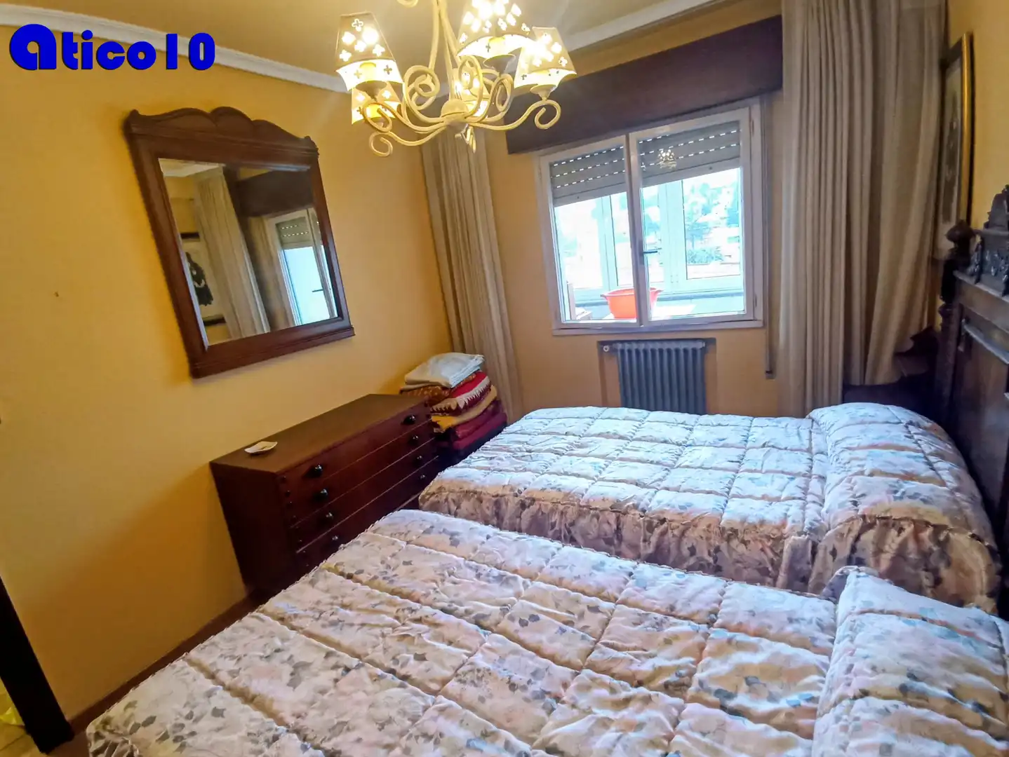 Habitación de Piso en venta en Oviedo  con Calefacción, Parquet y Terraza