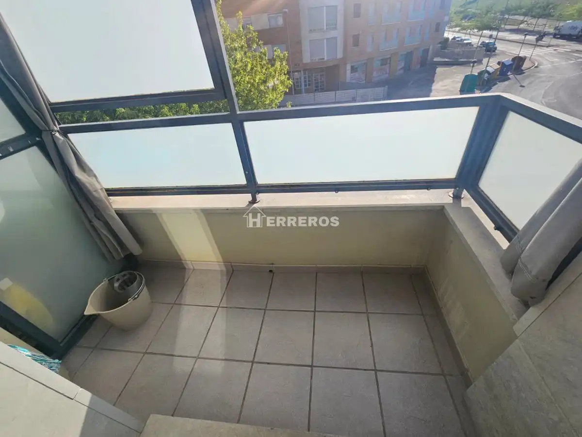 Terrassa de Pis en venda en  Logroño amb Calefacció, Parquet i Traster