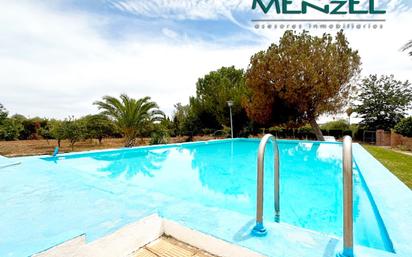 Swimming pool of House or chalet for sale in Utrera  with Terrace and Swimming Pool