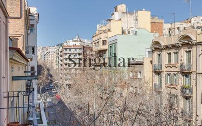 Exterior view of Flat for sale in  Barcelona Capital  with Air Conditioner, Heating and Private garden