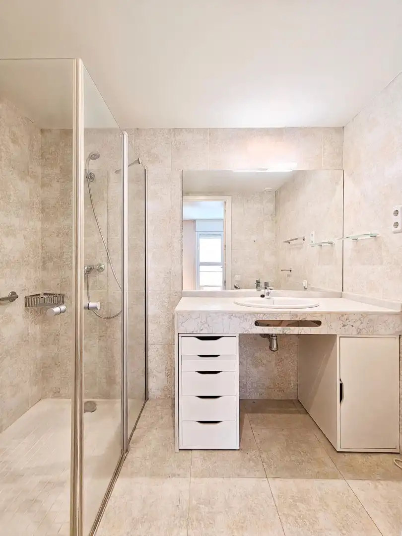 Bany de Apartament en venda en Terrassa amb Aire condicionat