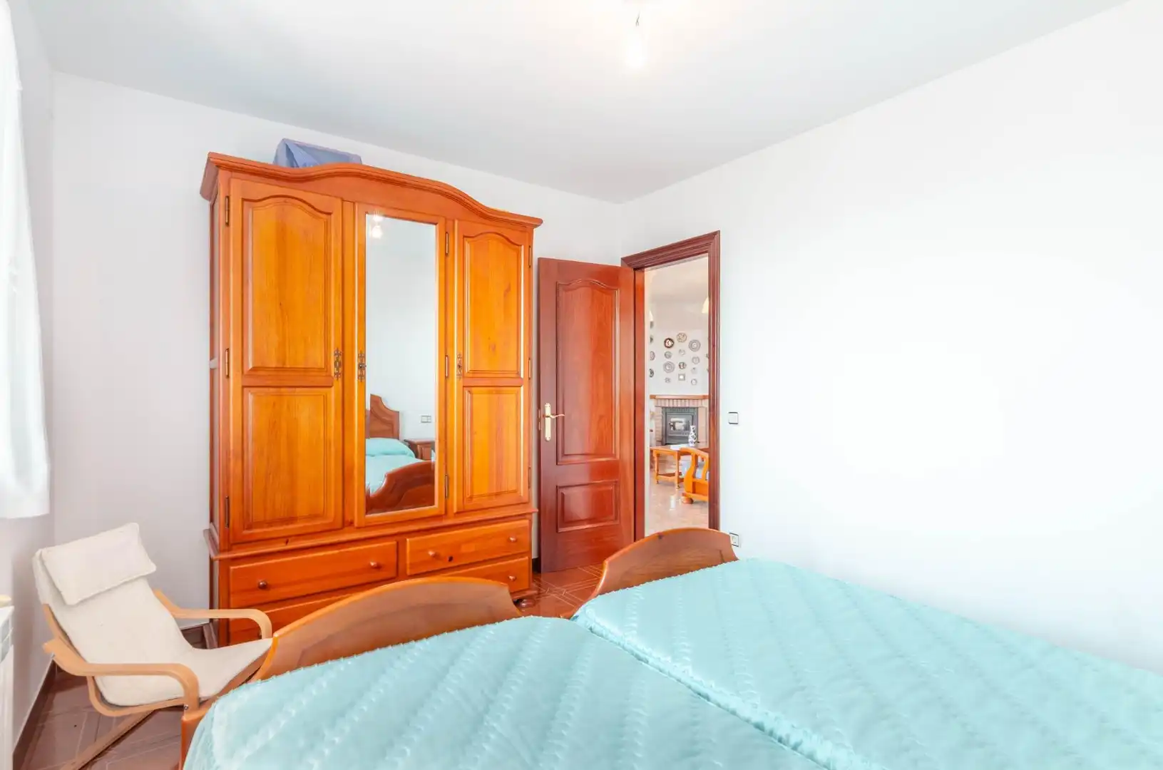 Dormitori de Casa o xalet en venda en Gijón  amb Calefacció, Jardí privat i Terrassa