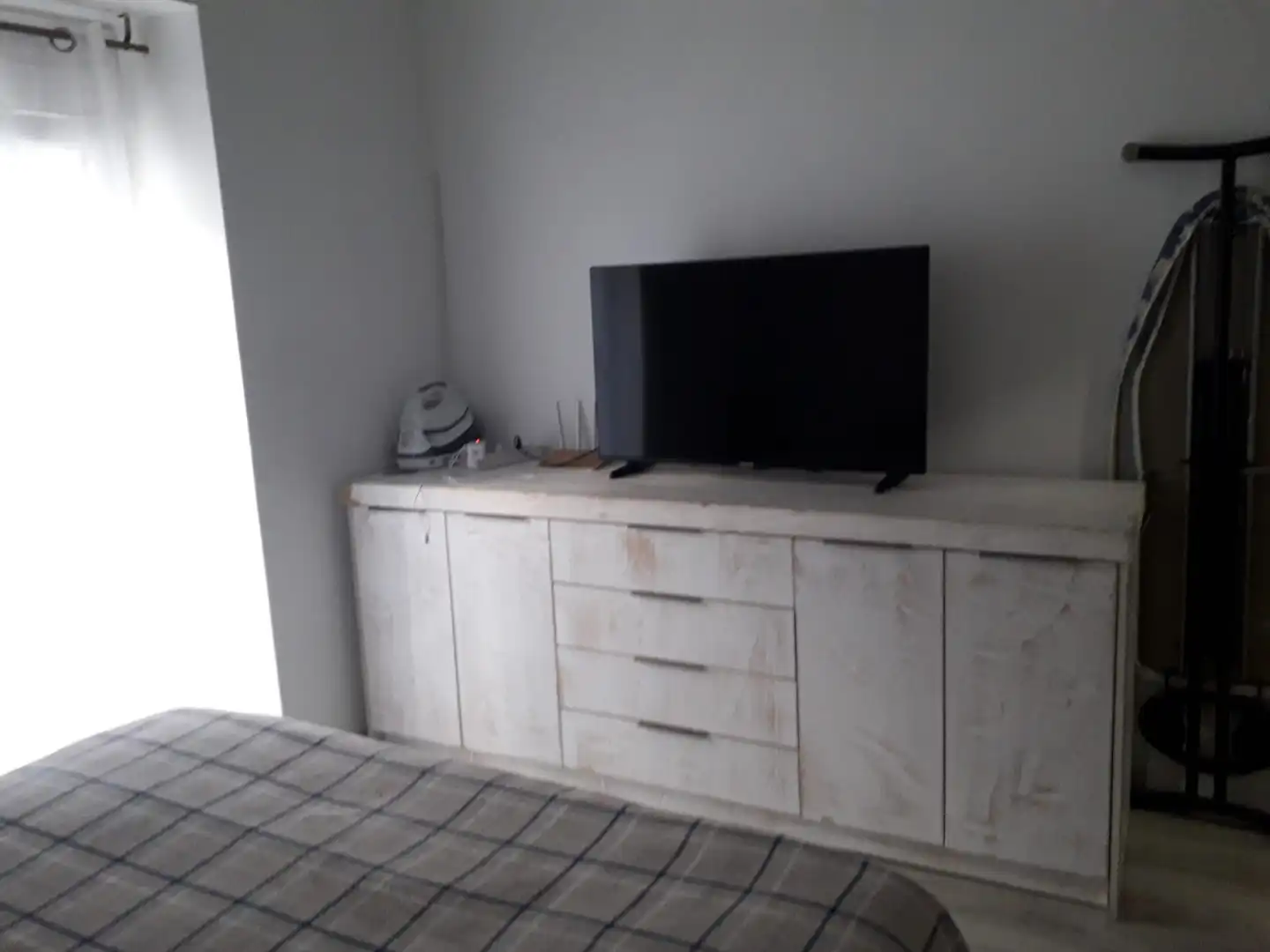 Dormitori de Casa o xalet en venda en Coín amb Aire condicionat, Terrassa i Moblat