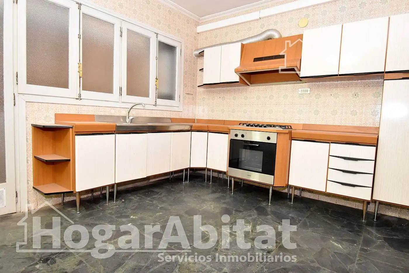 Cocina de Piso en venta en Castellón de la Plana / Castelló de la Plana con Calefacción y Balcón