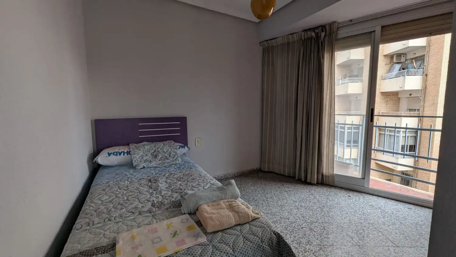 Habitación de Piso en venta en Castellón de la Plana / Castelló de la Plana con Aire acondicionado, Calefacción y Balcón