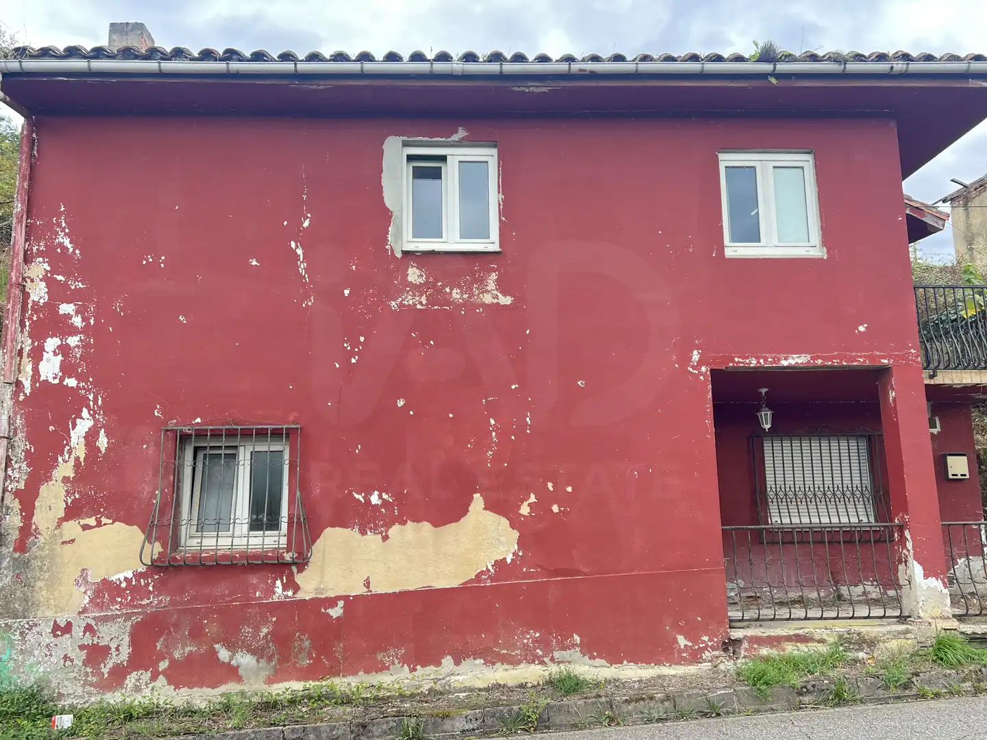 Außenansicht von Country house zum Verkauf in Candamo mit Heizung und Terrasse