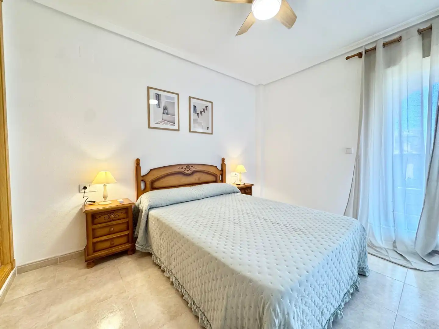 Habitación de Apartamento de alquiler en Orihuela con Aire acondicionado, Piscina y Amueblado