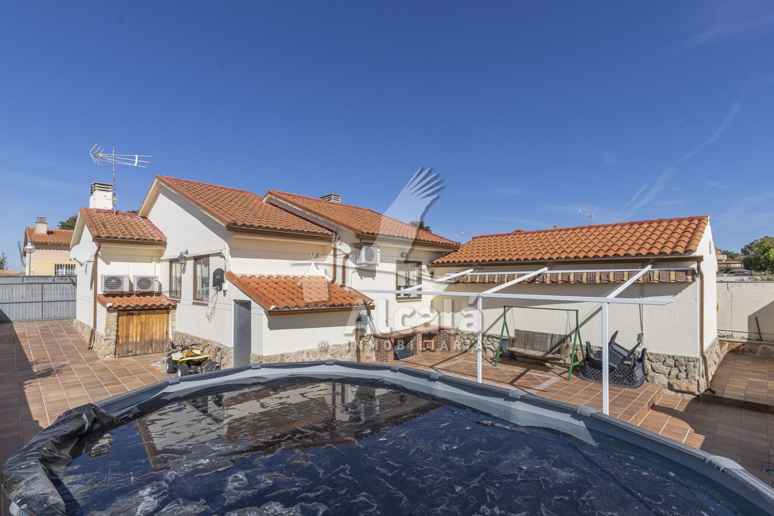 Vista exterior de Casa o chalet en venta en Loranca de Tajuña con Aire acondicionado, Calefacción y Jardín privado