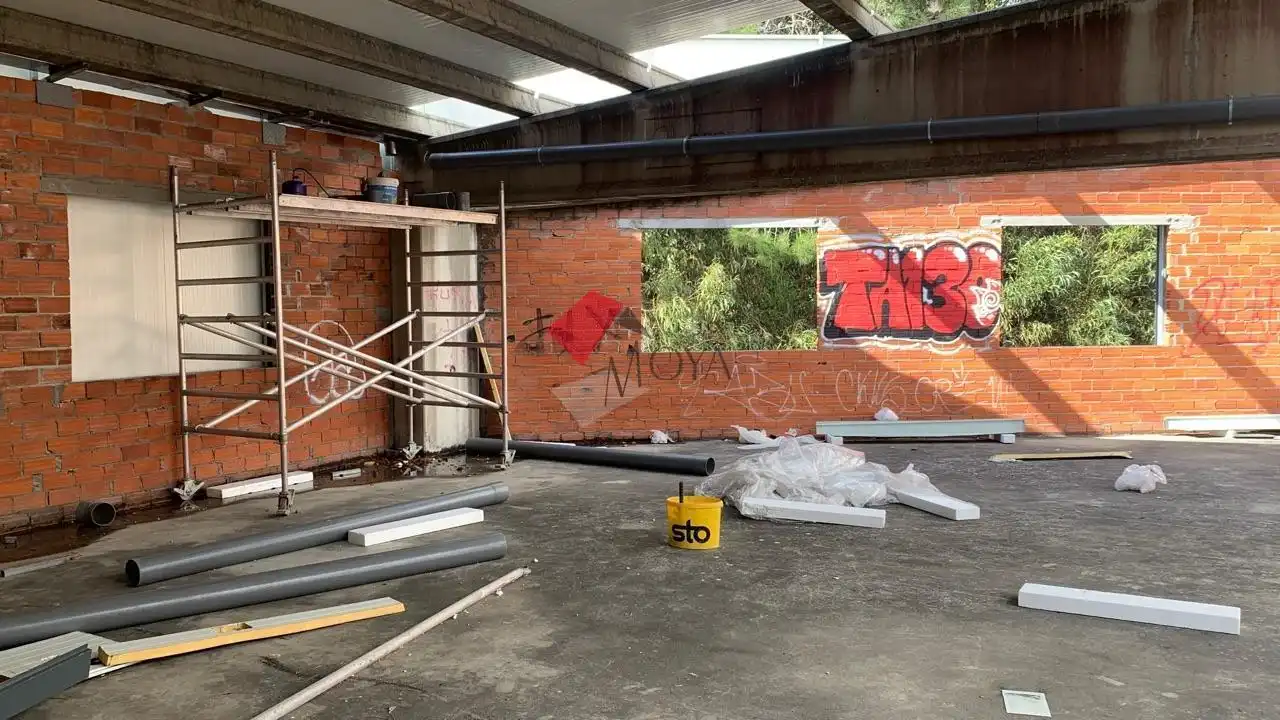 Nau industrial de lloguer a Ricardo Mella, Coruxo - Oia - Saiáns