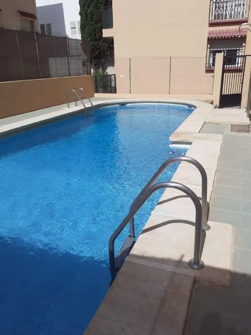 Piscina de Planta baja en venta en Roquetas de Mar con Aire acondicionado, Calefacción y Terraza