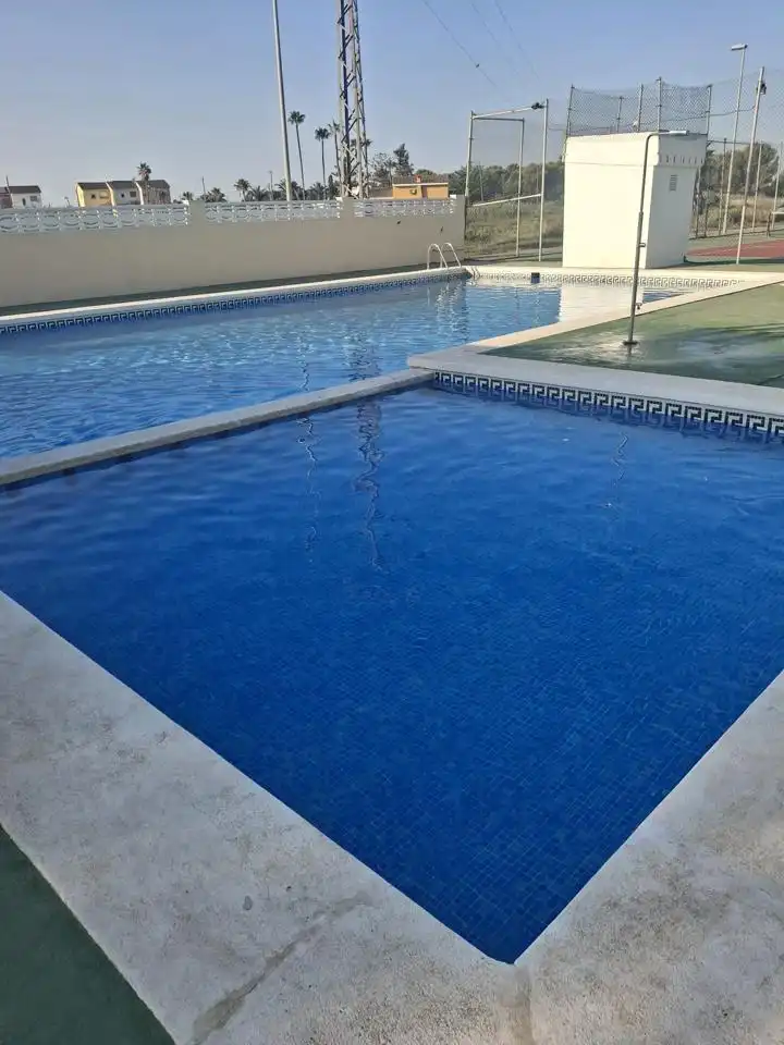 Piscina de Casa adosada en venda en Benicasim / Benicàssim amb Aire condicionat, Jardí privat i Terrassa