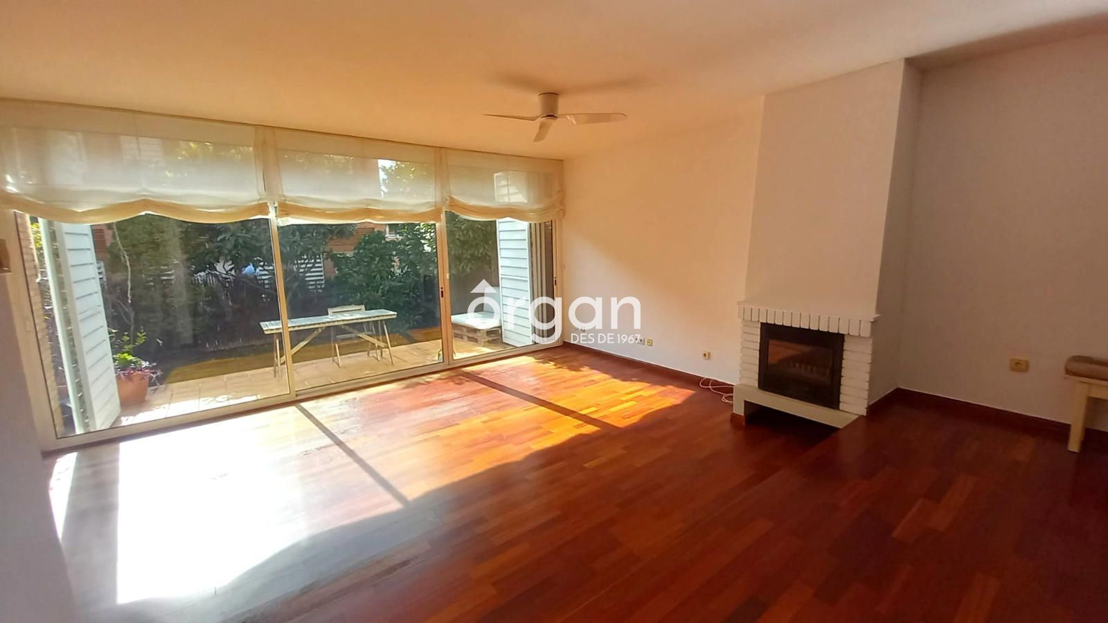 Wohnzimmer von Einfamilien-Reihenhaus zur Miete in Sant Cugat del Vallès mit Heizung, Terrasse und Abstellraum