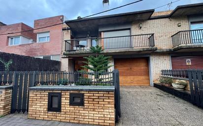 Exterior view of House or chalet for sale in Figueres  with Heating, Private garden and Terrace