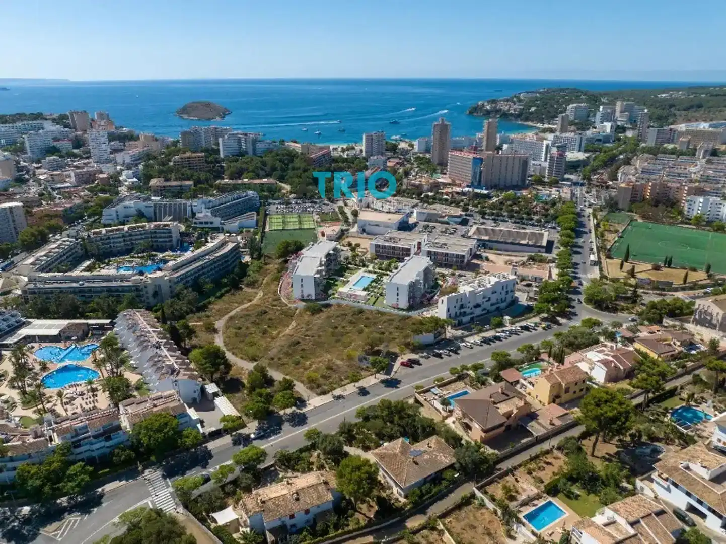 Vista exterior de Pis en venda en Calvià amb Aire condicionat, Terrassa i Piscina
