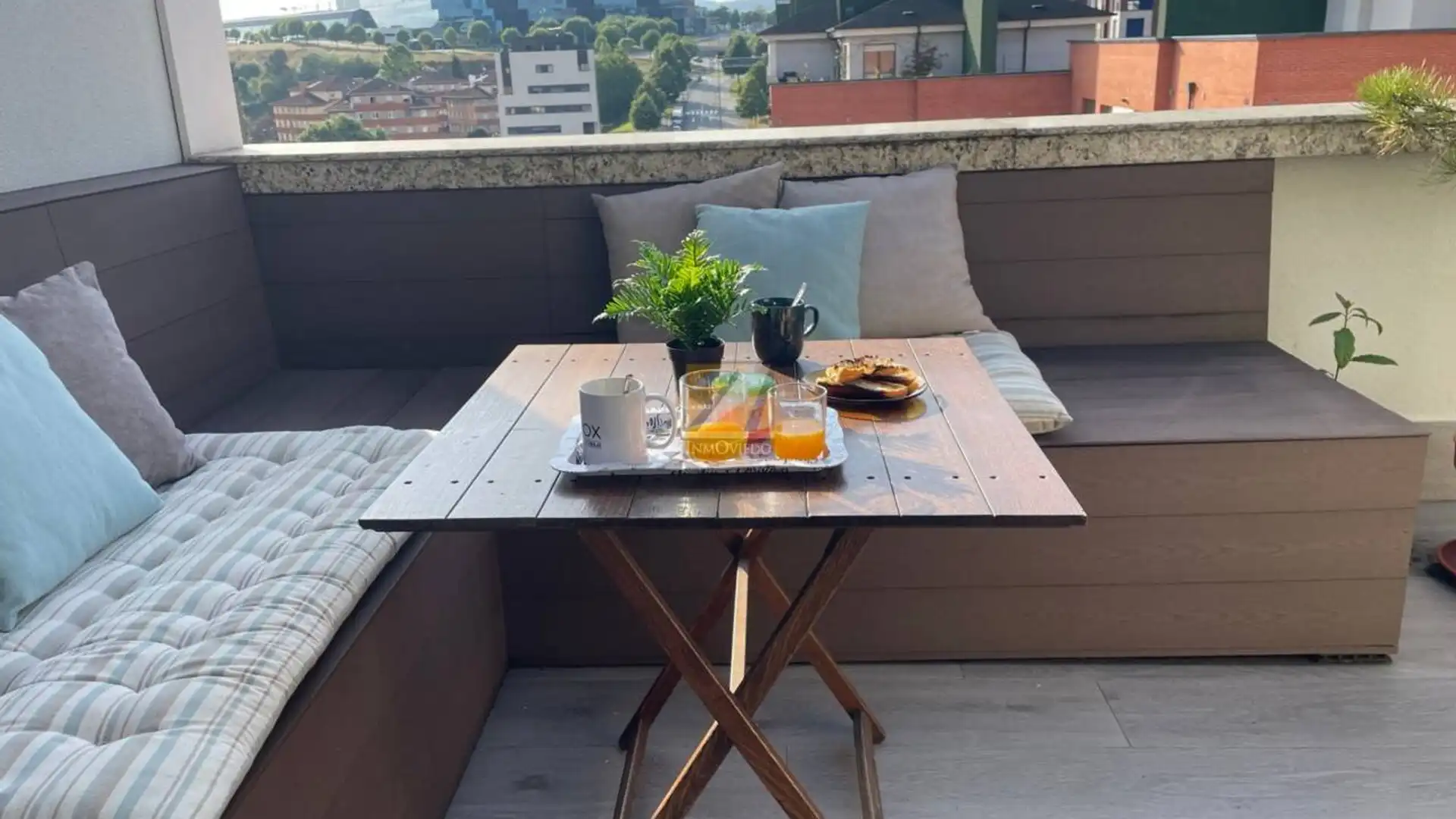 Terraza de Ático en venta en Oviedo  con Calefacción, Parquet y Terraza