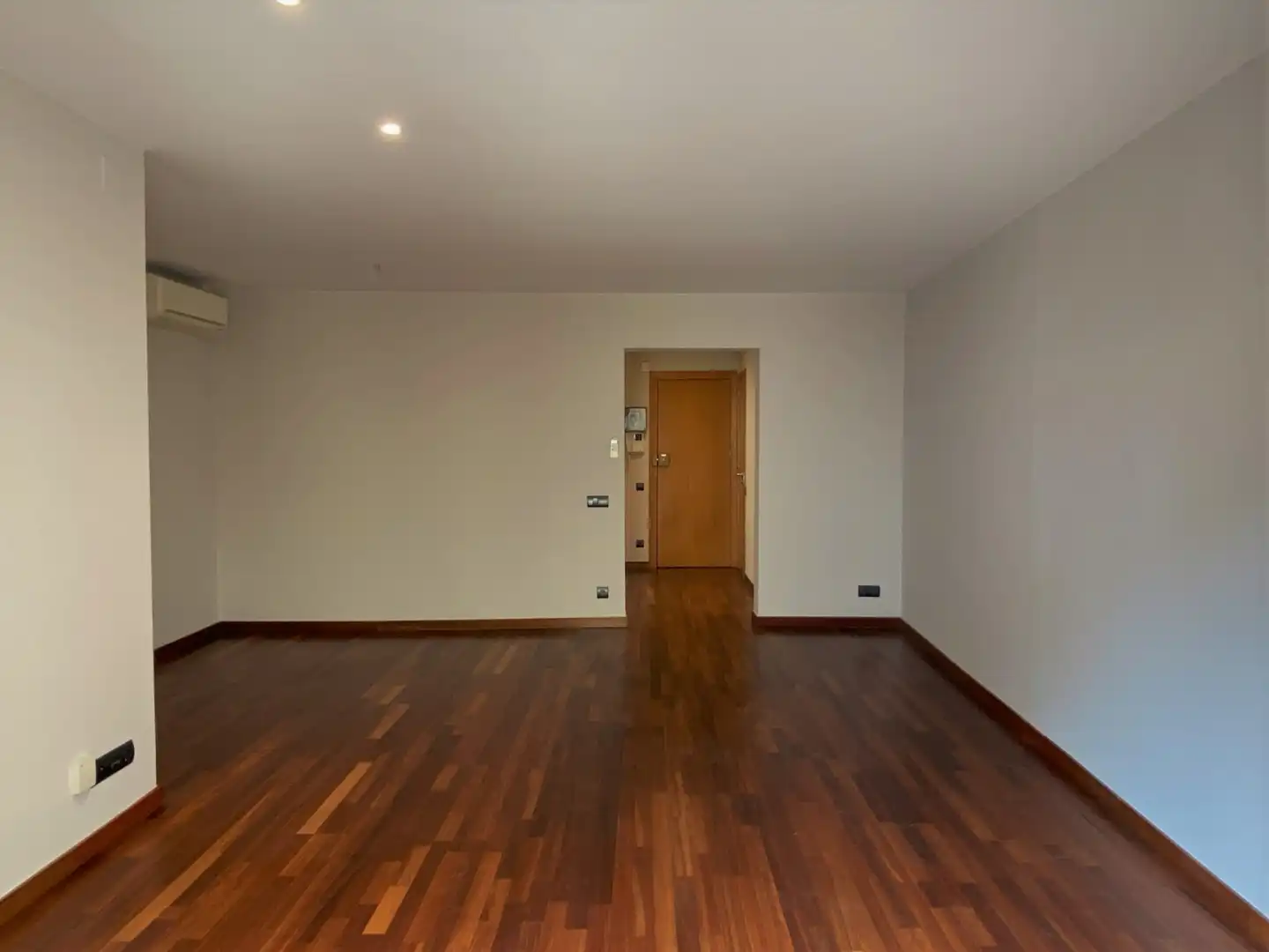Piso en venta en Carrer de Jovellanos, El Raval