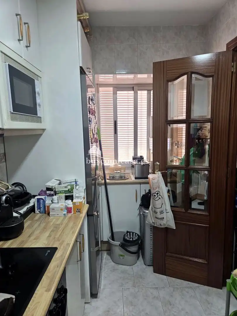 Cuina de Casa adosada en venda en Jaén amb Aire condicionat, Terrassa i Moblat