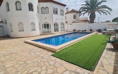 Piscina de Casa o xalet en venda en Mont-roig del Camp amb Aire condicionat, Jardí privat i Terrassa