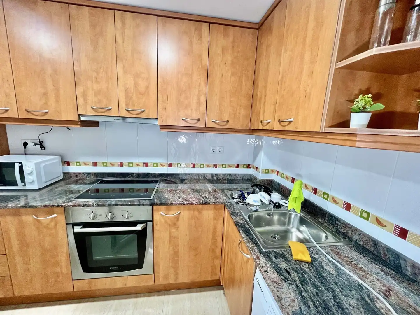 Küche von Wohnung zum Verkauf in Torreblanca mit Klimaanlage, Heizung und Schwimmbad