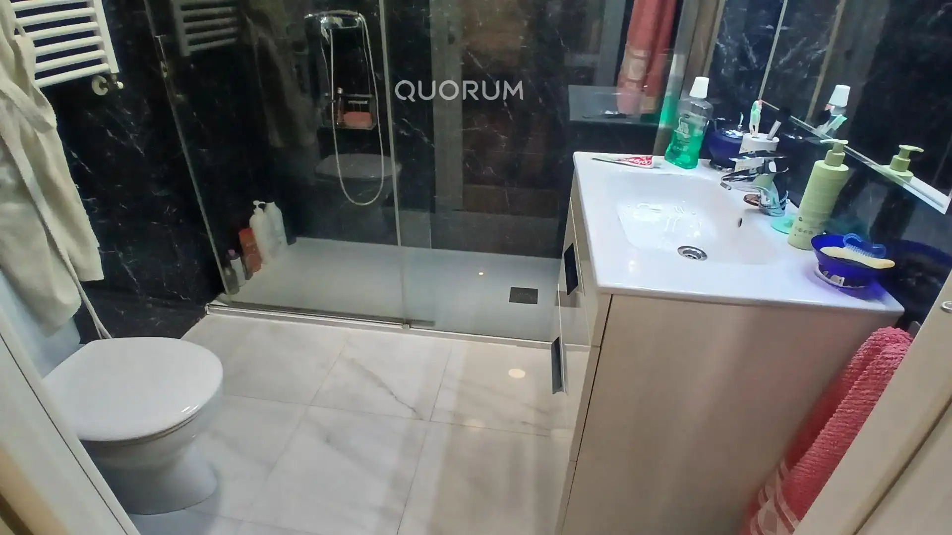 Bathroom of Flat for sale in Bilbao   with Heating, Terrace and Storage room