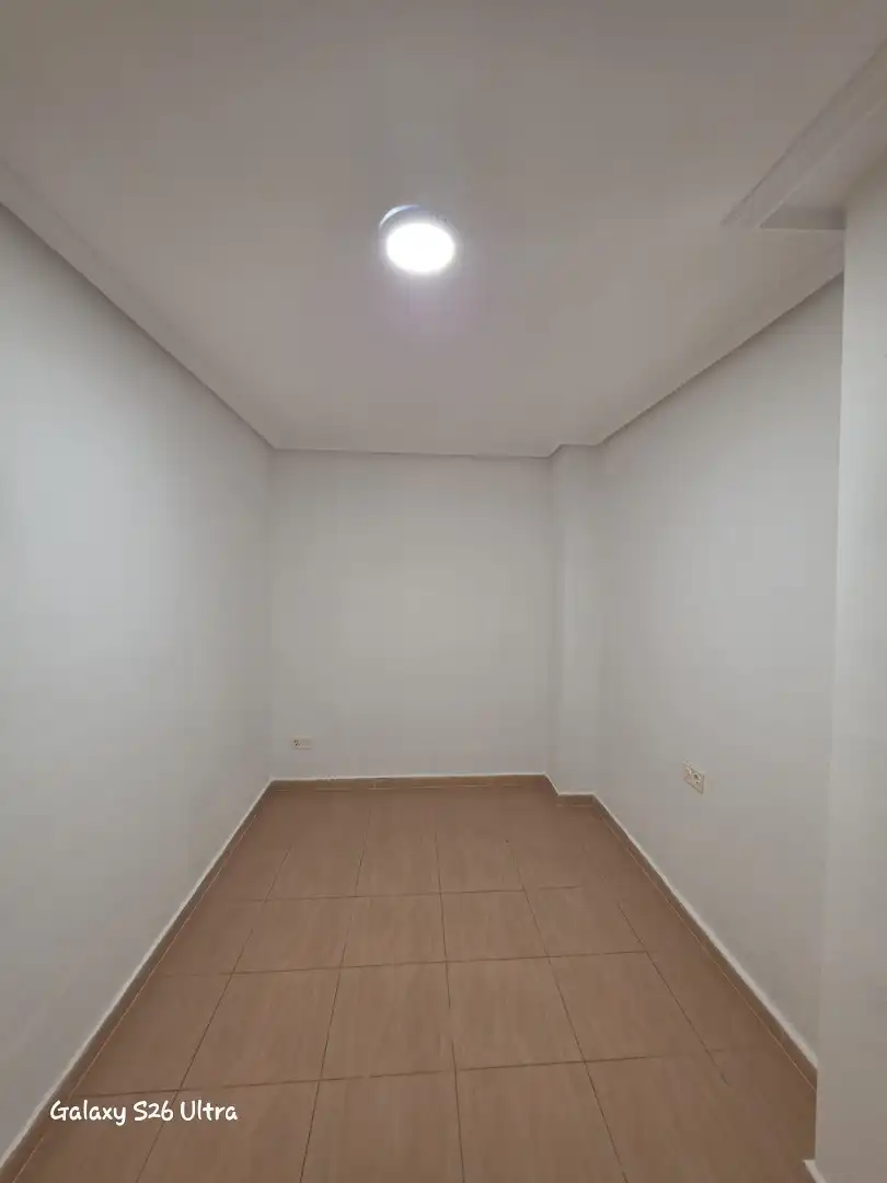 Schlafzimmer von Wohnung zur Miete in Almoradí mit Möbliert, Ofen und Waschmaschine