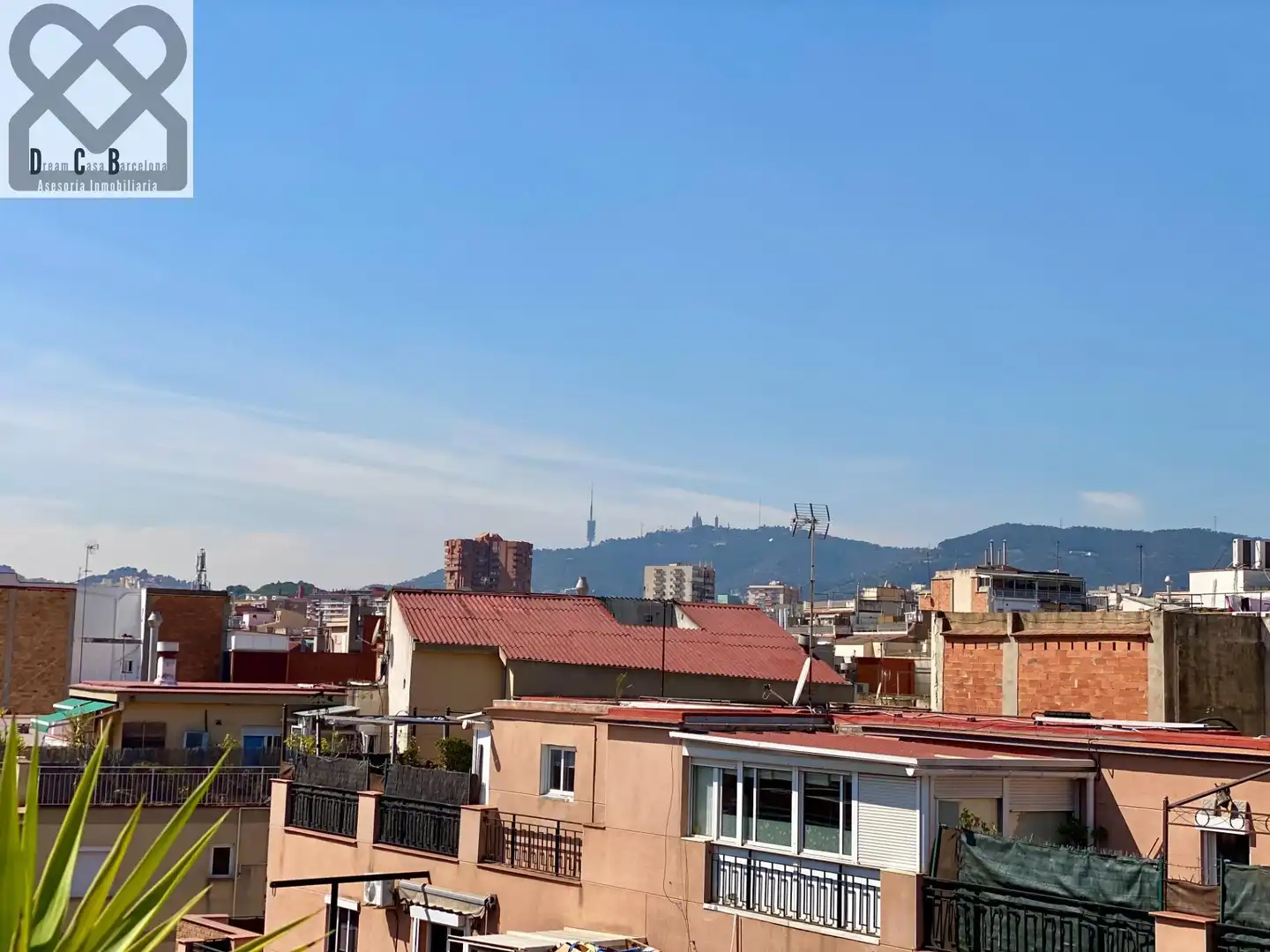 Außenansicht von Dachboden zum Verkauf in Barcelona mit Heizung und Terrasse