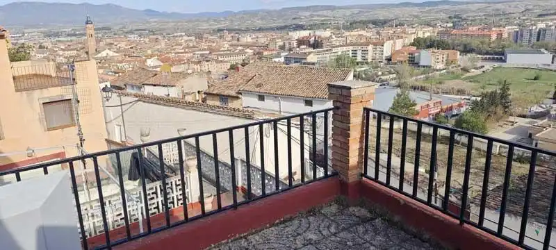 Vista exterior de Casa o xalet en venda en Calatayud amb Calefacció i Terrassa