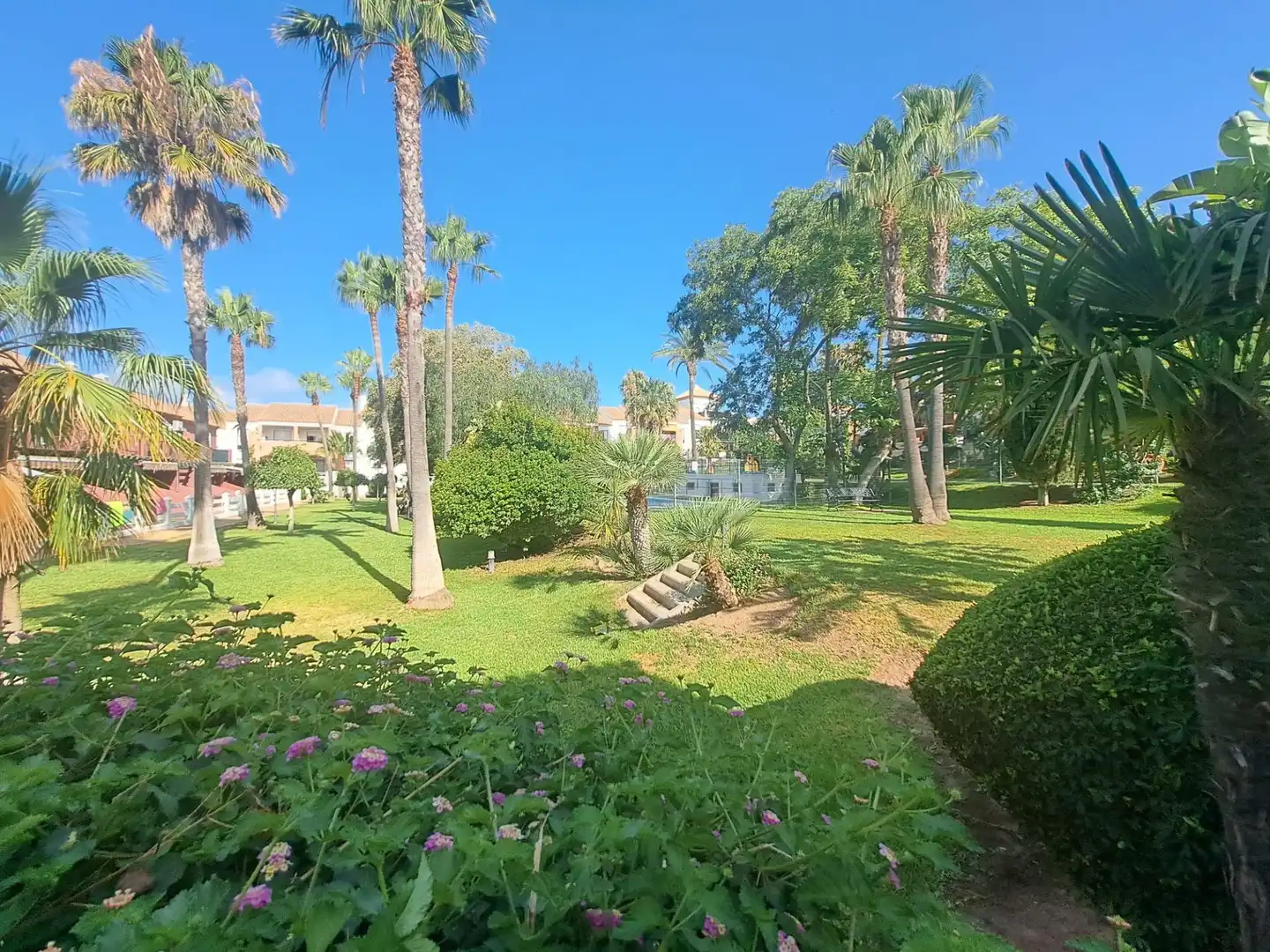 Jardí de Casa adosada en venda en Chiclana de la Frontera amb Aire condicionat, Calefacció i Jardí privat