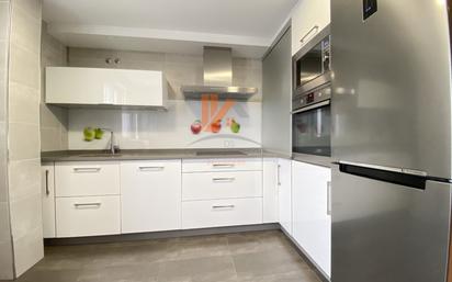 Kitchen of Flat for sale in Santiago de Compostela   with Terrace and Balcony