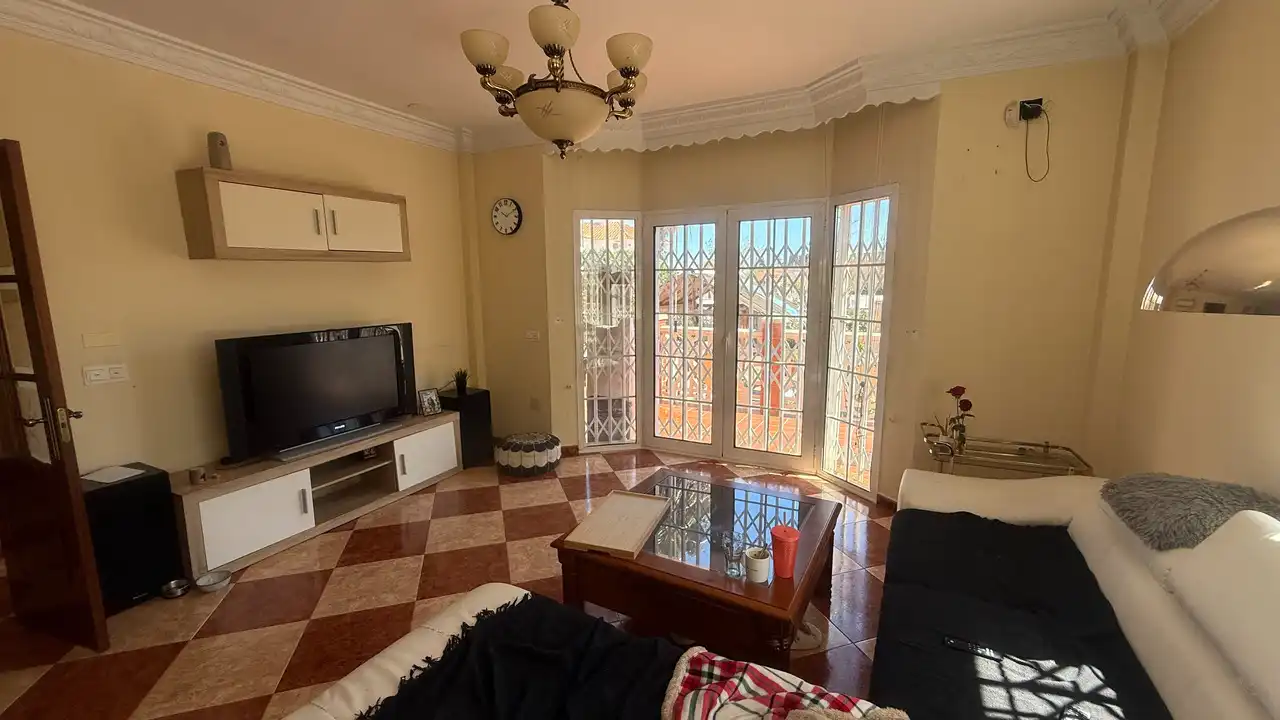 Sala de estar de Casa o chalet en venta en Málaga con Aire acondicionado, Calefacción y Jardín privado