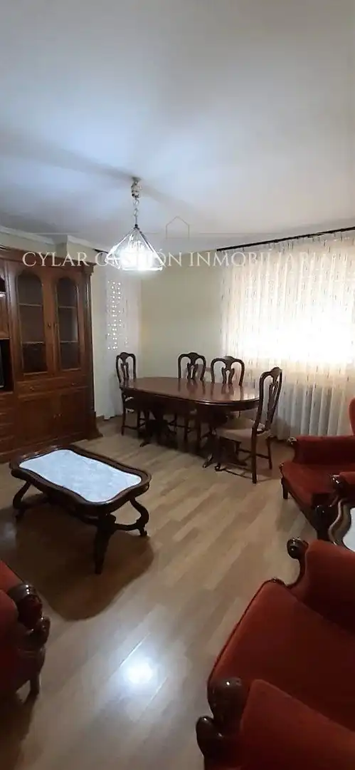 Flat for rent in Asturias, Carmelitas