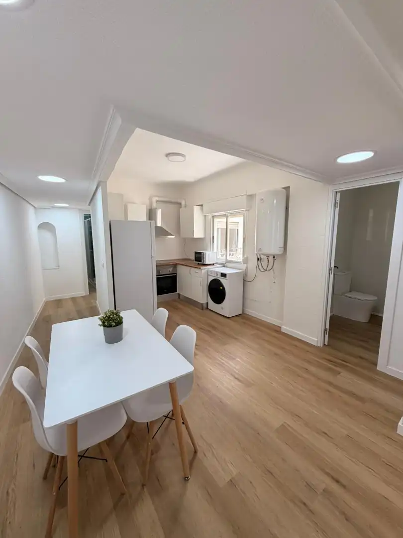 Cocina de Piso para compartir en Murcia con Amueblado, Horno y Lavadora