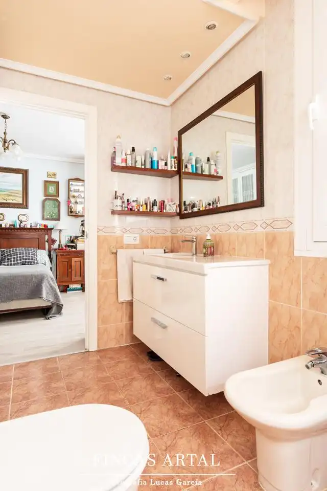 Bathroom of Houses for sale in Zaragoza  with Air Conditioner, Heating and Private garden