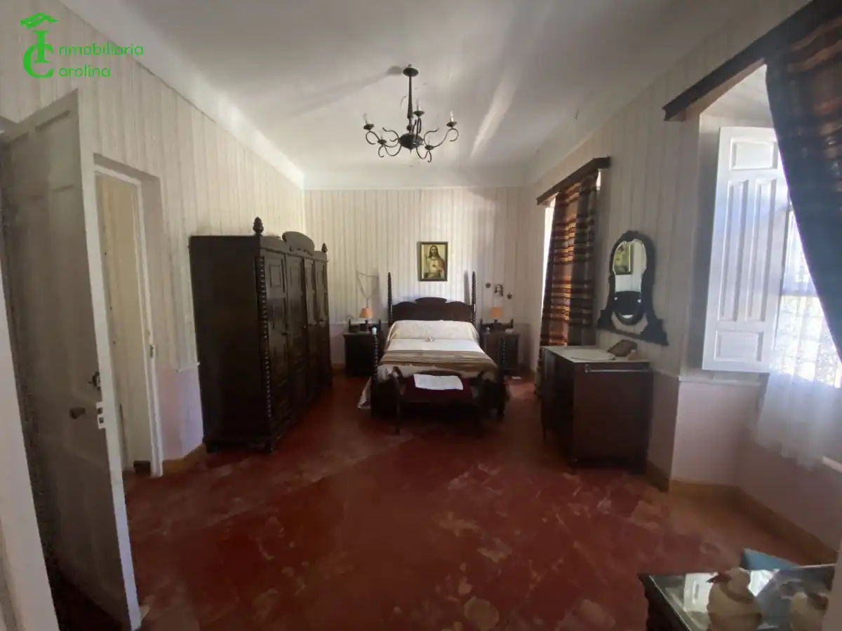 Dormitori de Casa o xalet en venda en Baños de la Encina amb Piscina
