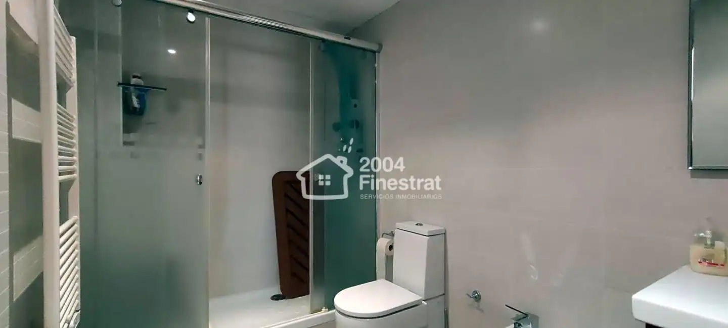 Bany de Casa o xalet en venda en Finestrat amb Aire condicionat, Terrassa i Piscina