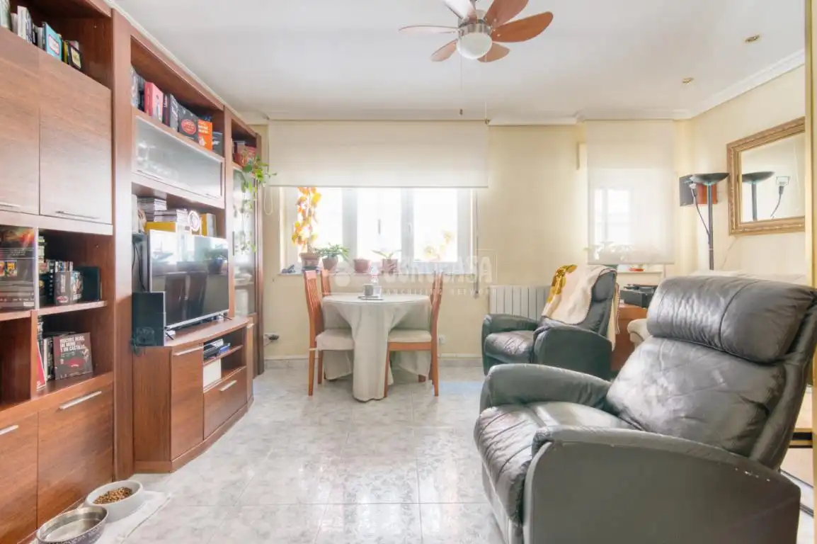 Sala de estar de Piso en venta en Salamanca con Calefacción y Trastero