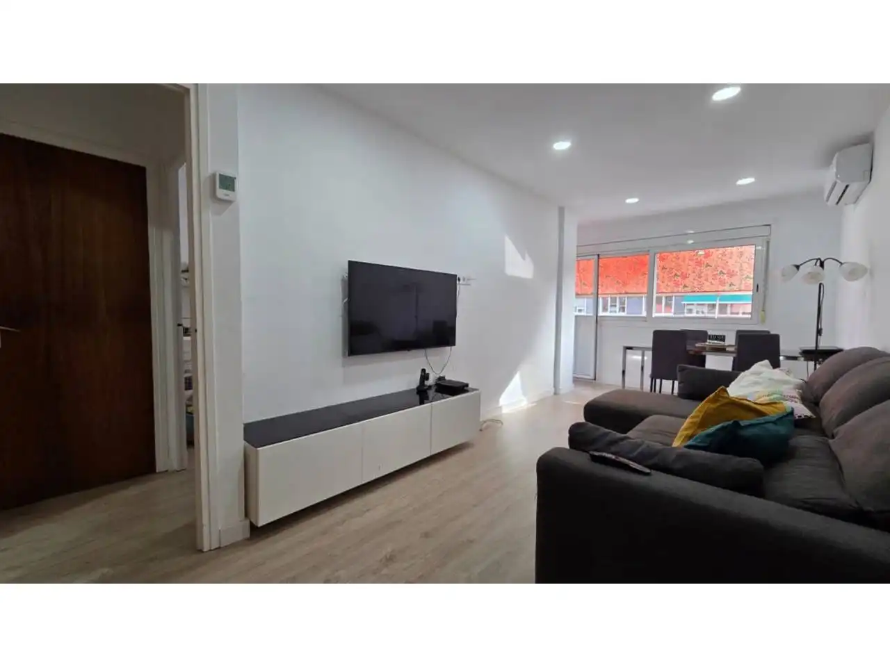 Flat for rent in Calle Felip II, La Sagrera