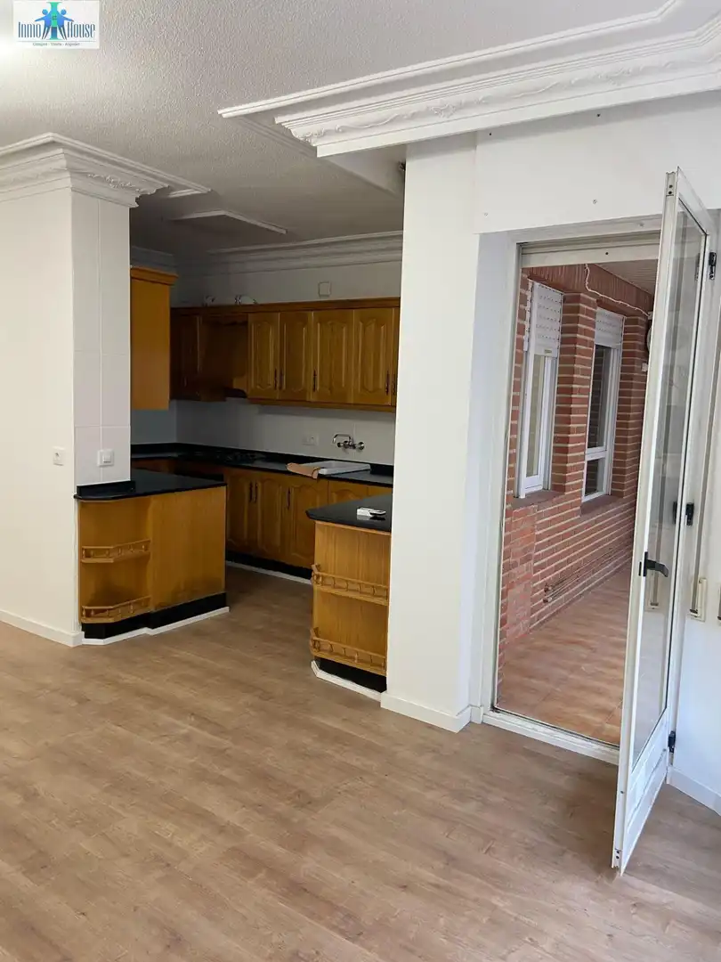 Cuina de Pis de lloguer en Albacete amb Aire condicionat, Calefacció i Terrassa