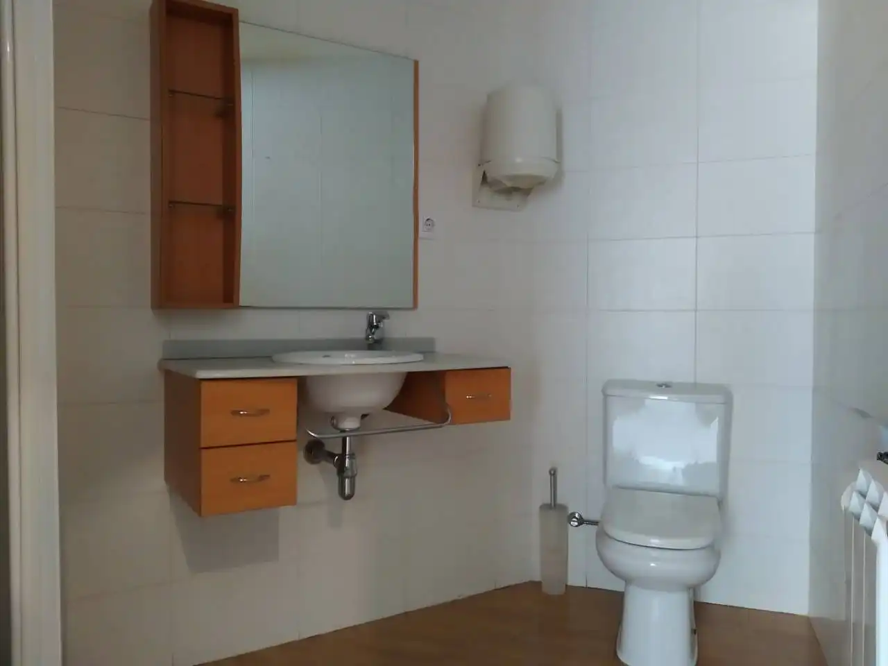 Bany de Oficina de lloguer en Blanes amb Aire condicionat